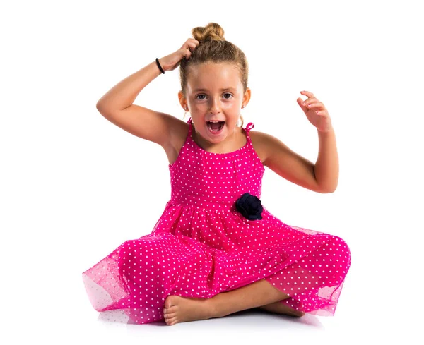 Niña Con Vestido Rosa Haciendo Gesto Sorpresa —  Fotos de Stock