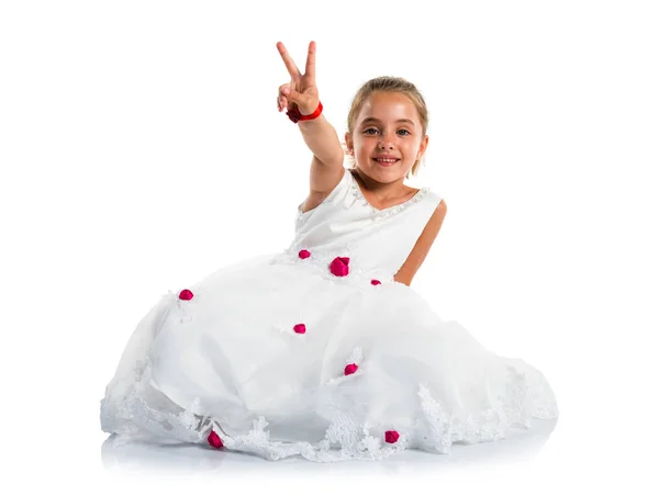 Kleines Prinzessinnenmädchen Macht Siegesgeste — Stockfoto