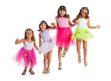 Oynama ve atlama şirin dört arkadaş