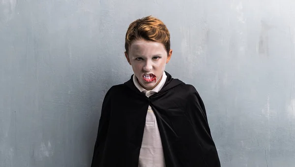 Junge Vampirkostüm Halloween — Stockfoto