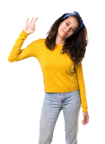 Menina Com Suéter Amarelo Bandana Azul Cabeça Mostrando Sinal Com — Fotografia de Stock