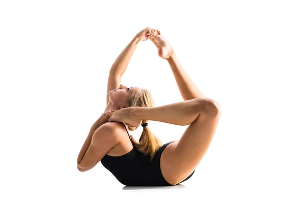 Wanita Pirang Muda Maillot Berlatih Pelajaran Yoga — Stok Foto
