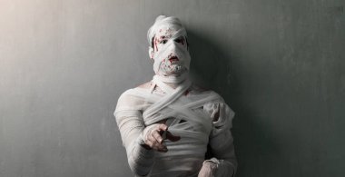 Terrorific anne dokulu duvar arka plan üzerinde. Cadılar Bayramı tatil