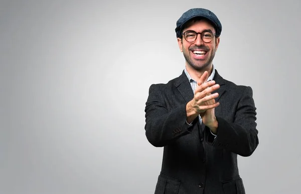 Handsome Modern Man Beret Glasses Applauding Grey Background — Stock Photo, Image