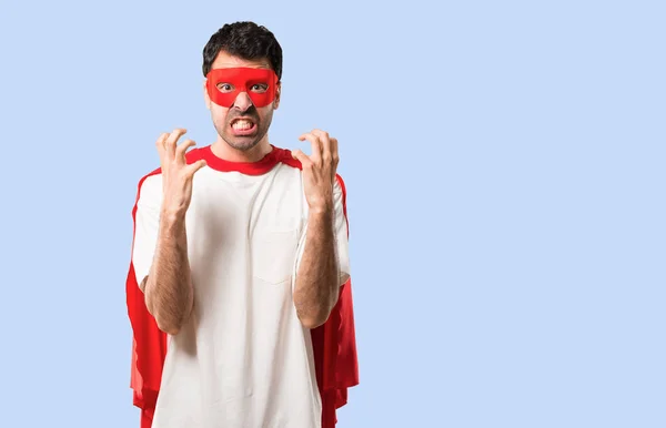 Superhrdina Muž Maskou Červenou Pláštěnku Nervy Vztek Rozzuřený Gesto Negativní — Stock fotografie