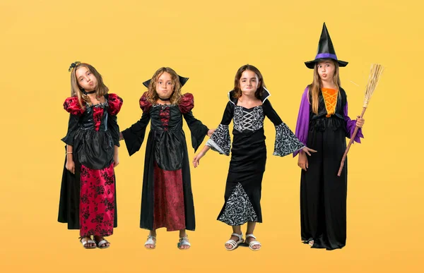 Набор Маленькая Девочка Одета Вампир Хэллоуин Праздники Делает Смешные Сумасшедшие — стоковое фото