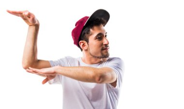 İzole beyaz zemin üzerine kentsel dansçı