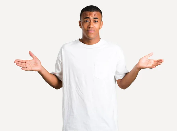 Jovem Homem Afro Americano Com Dúvidas Com Expressão Facial Confusa — Fotografia de Stock
