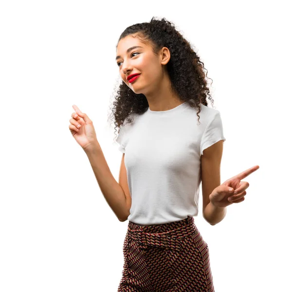 Giovane Ragazza Con Capelli Ricci Piace Ballare Mentre Ascolta Musica — Foto Stock