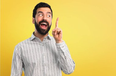 Sakal niyetinde ile yakışıklı adam çözüm anlar