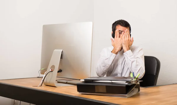 Telemarketer Man Office Covering Eyes Hands Looking Fingers — Stock Photo, Image