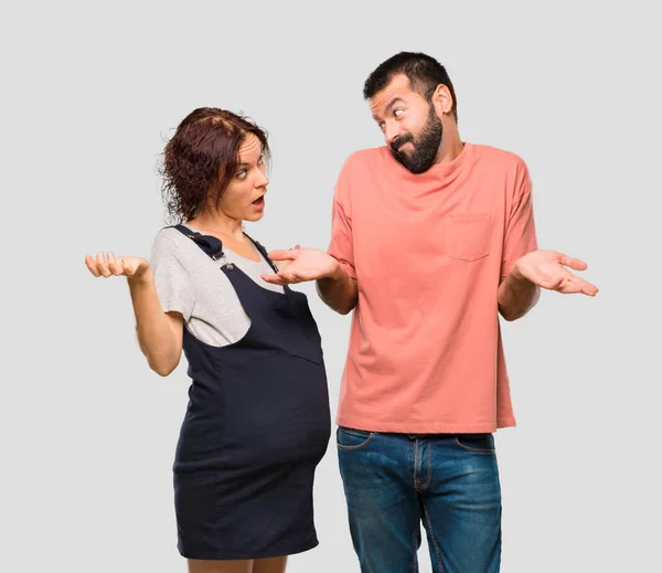 Couple Avec Femme Enceinte Ayant Des Doutes Avec Expression Floue — Photo