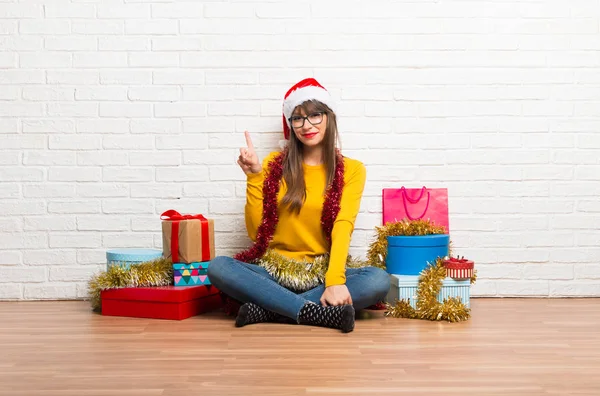 Flicka Firar Jullovet Räknar Nummer Ett Tecken — Stockfoto