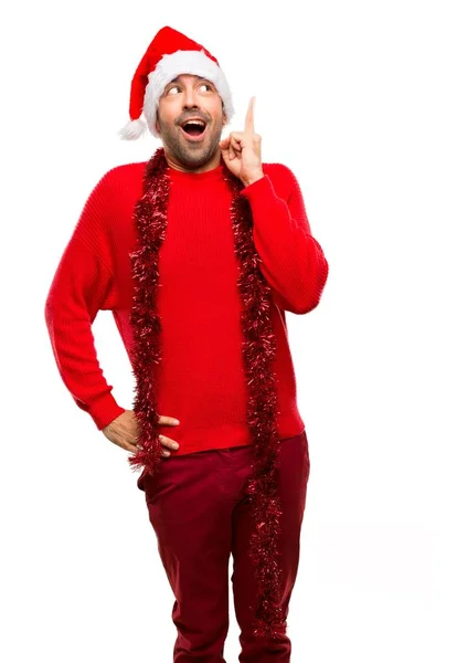 Hombre Con Ropa Roja Celebrando Las Fiestas Navidad Pie Pensando — Foto de Stock