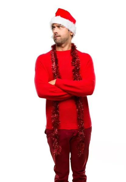 Hombre Con Ropa Roja Celebrando Las Fiestas Navideñas Con Expresión — Foto de Stock