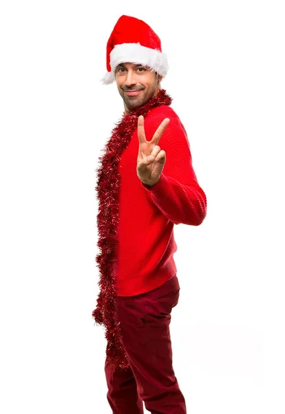 Hombre Con Ropa Roja Celebrando Las Fiestas Navideñas Sonriendo Mostrando — Foto de Stock