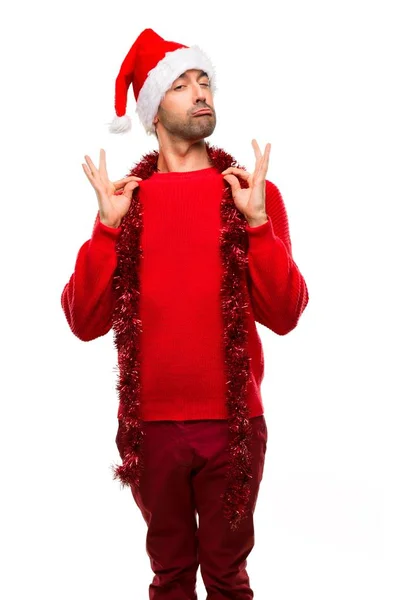 Hombre Con Ropa Roja Celebrando Las Vacaciones Navidad Orgulloso Satisfecho — Foto de Stock