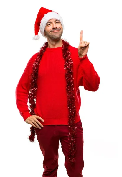 Man Vörös Ruhát Ünnepli Karácsonyi Ünnepek Mutatja Szüntesse Meg Ujját — Stock Fotó