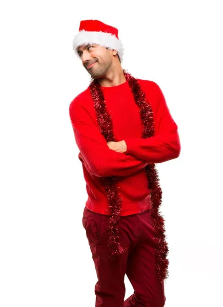 Mann Mit Roter Kleidung Feiert Die Weihnachtsfeiertage Und Schaut Lächelnd — Stockfoto