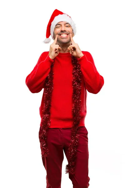 Hombre Con Ropa Roja Celebrando Las Fiestas Navideñas Sonriendo Con — Foto de Stock