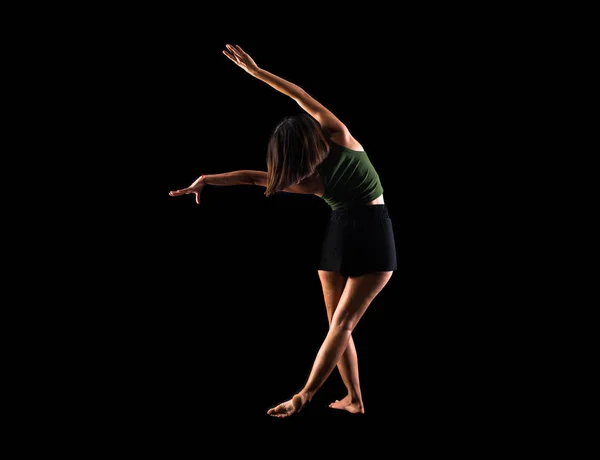 Jovencita Bailando Estudio Sobre Fondo Aislado —  Fotos de Stock