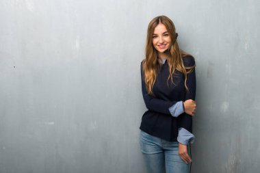 Telemarketer kadın mutlu ifade ile