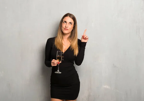 Vrouw Met Champagne Viering Van Nieuwjaar 2019 Staande Denken Van — Stockfoto