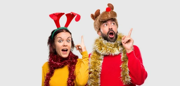 Paar Verkleidet Für Die Weihnachtsfeiertage Der Absicht Die Lösung Realisieren — Stockfoto