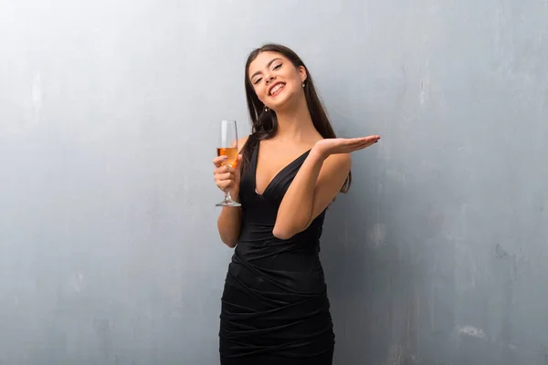 Tiener Meisje Met Champagne Viering Van Nieuwjaar 2019 Bedrijf Copyspace — Stockfoto