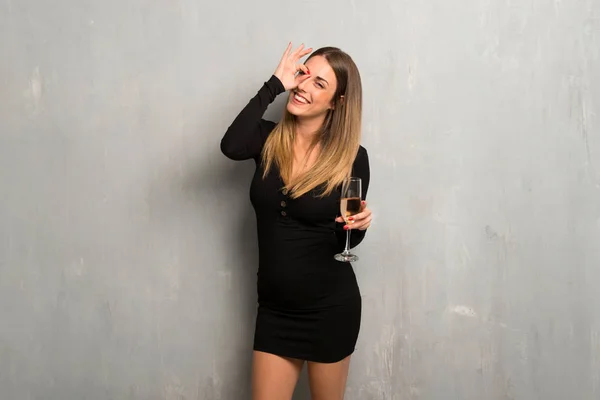 Femme Avec Champagne Célébrant Nouvel 2019 Rend Drôle Fou Visage — Photo