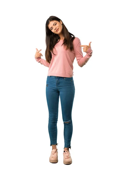 Повнометражний Знімок Дівчини Підлітка Рожевою Сорочкою Гордою Самозадоволеною Коханні Концепцією — стокове фото