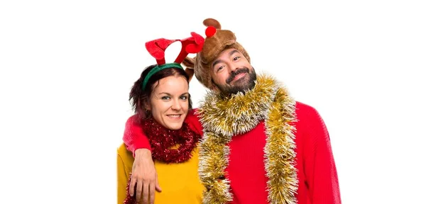 Glückliches Paar Verkleidet Für Die Weihnachtsfeiertage Auf Isoliertem Hintergrund — Stockfoto