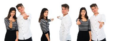 Kolaj genç couplepresenting ve gelmek davet etti