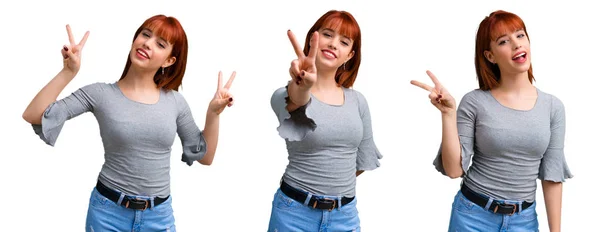 Zestaw Młodego Redhead Dziewczyna Uśmiechając Się Pokazuje Znak Zwycięstwo — Zdjęcie stockowe