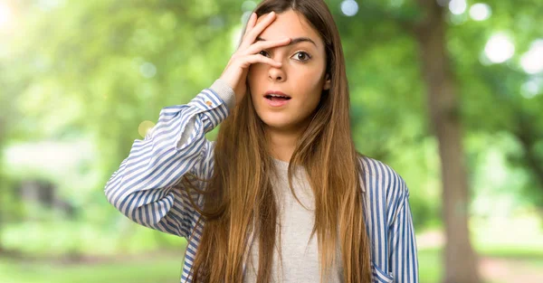 Young Girl Striped Shirt Surprise Shocked Facial Expression Outdoors — Stock Photo, Image