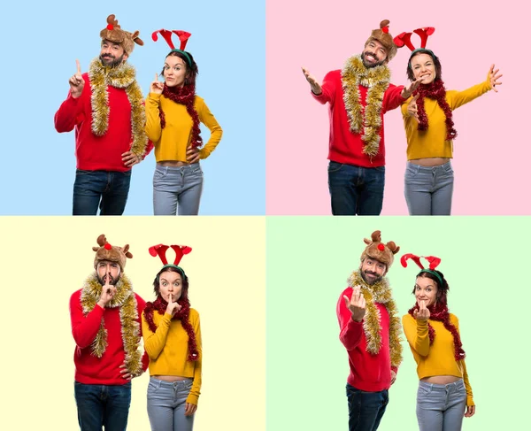 Set Paar Verkleed Voor Kerst Een Tellen Stilte Doen Gebaar — Stockfoto