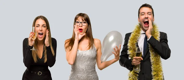 Gruppe Von Menschen Mit Champagner Feiert Neujahr 2019 Und Schreit — Stockfoto