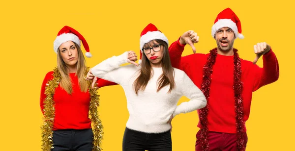 Eine Gruppe Von Menschen Blonde Frau Verkleidet Für Weihnachtsfeiertage Zeigt — Stockfoto