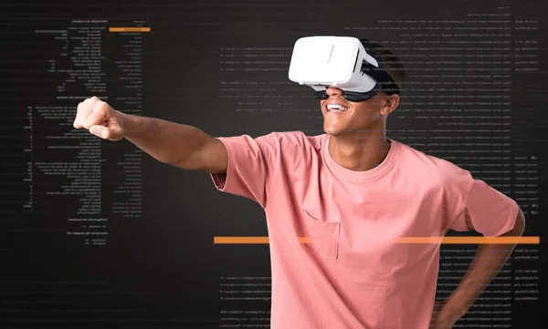 Junger Afrikanisch Amerikanischer Mann Mit Brille Virtuelle Realität Erleben — Stockfoto
