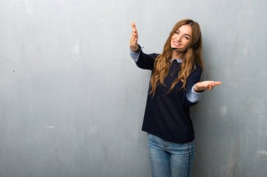 Sunulması ve el ile gelmek davet telemarketer kadın