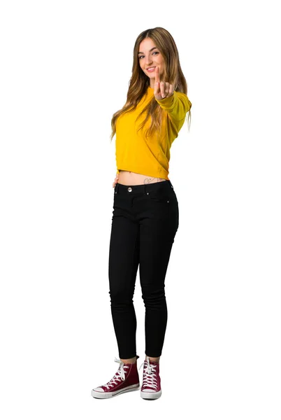 Tiro Comprimento Total Uma Jovem Com Suéter Amarelo Mostrando Levantando — Fotografia de Stock