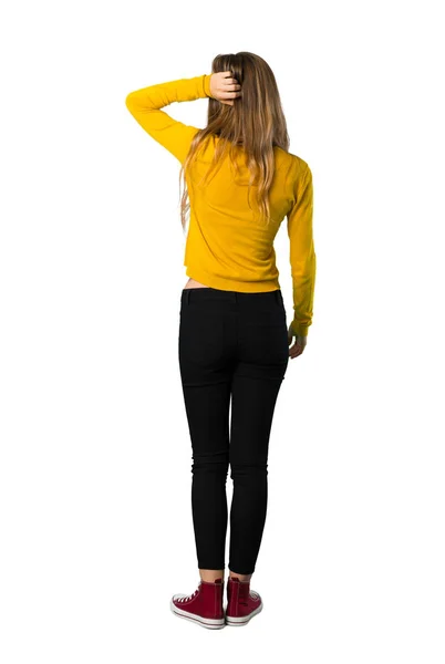 Eine Ganzkörperaufnahme Eines Jungen Mädchens Mit Gelbem Pullover Auf Dem — Stockfoto