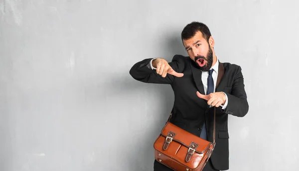 Businessman Beard Pointing Finger Someone Laughing Lot — Stock Photo, Image