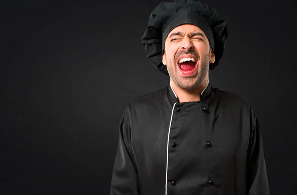 Chef Hombre Uniforme Negro Gritando Frente Con Boca Abierta Sobre —  Fotos de Stock