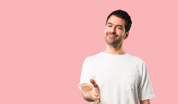 Hombre Joven Con Camisa Blanca Estrechando Las Manos Para Cerrar — Foto de Stock