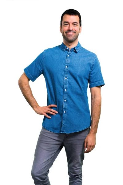Bello Uomo Con Camicia Blu Posa Con Braccia All Anca — Foto Stock