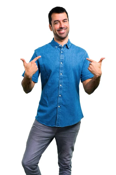 誇りと自己満足で青いシャツでハンサムな男は自分の概念を愛する — ストック写真