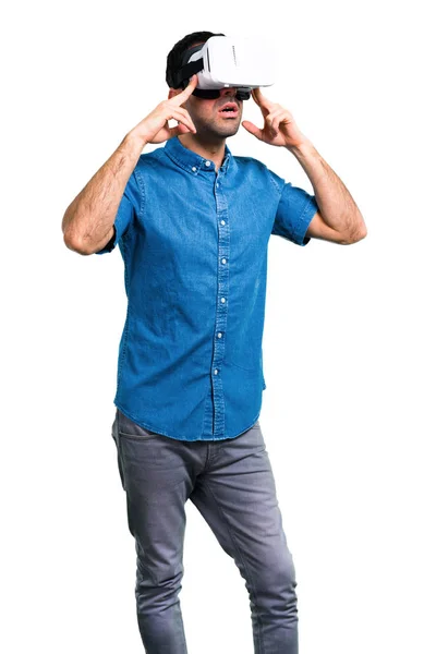 Hombre Guapo Con Camisa Azul Usando Gafas — Foto de Stock