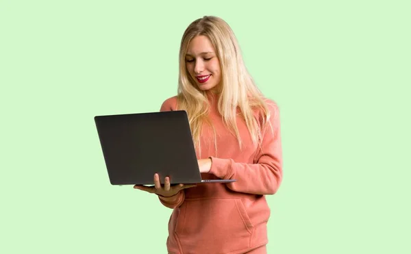 Young Girl Laptop Green Background — Stock Photo, Image