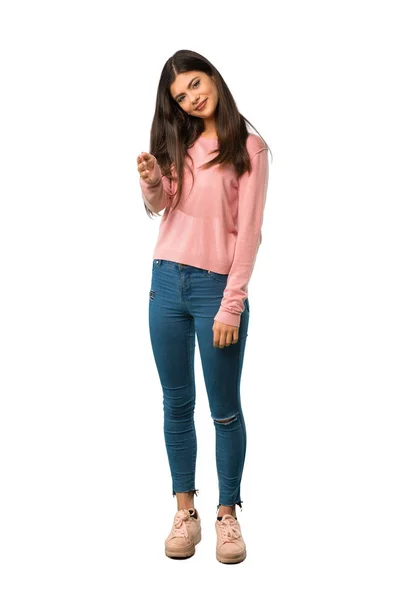 Eine Ganzkörperaufnahme Eines Teenagermädchens Mit Rosa Hemd Das Hände Schüttelt — Stockfoto
